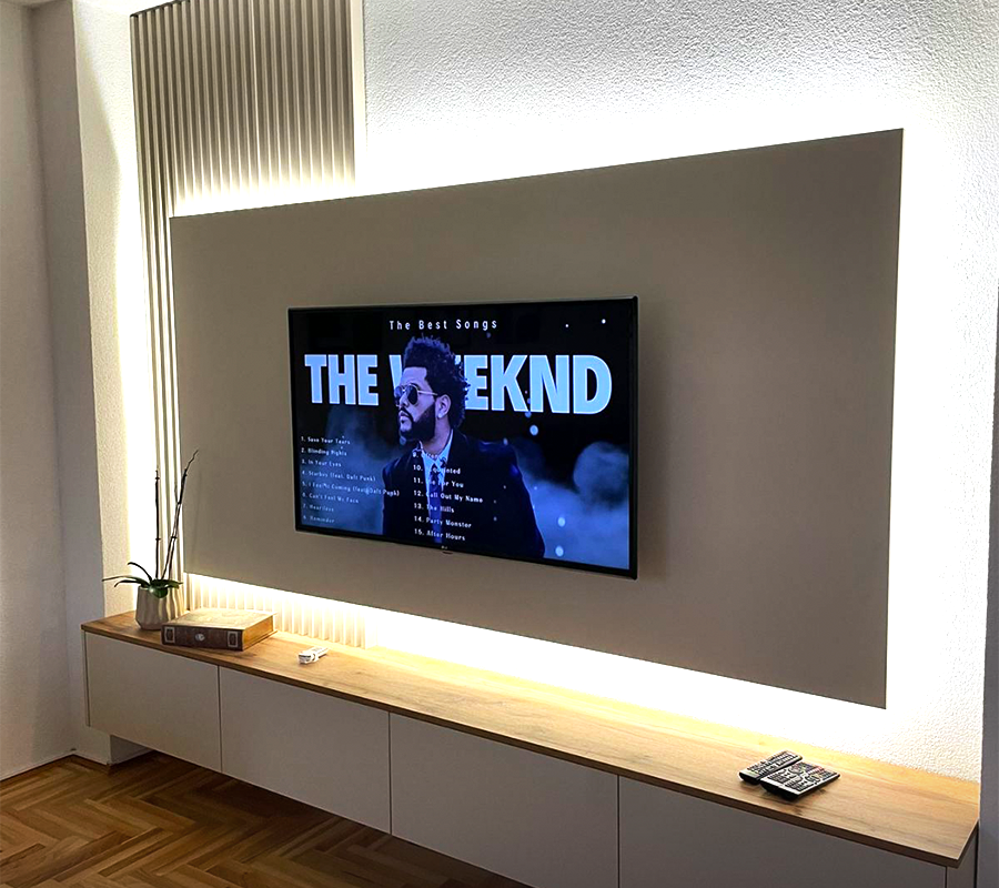 TV KOMODE